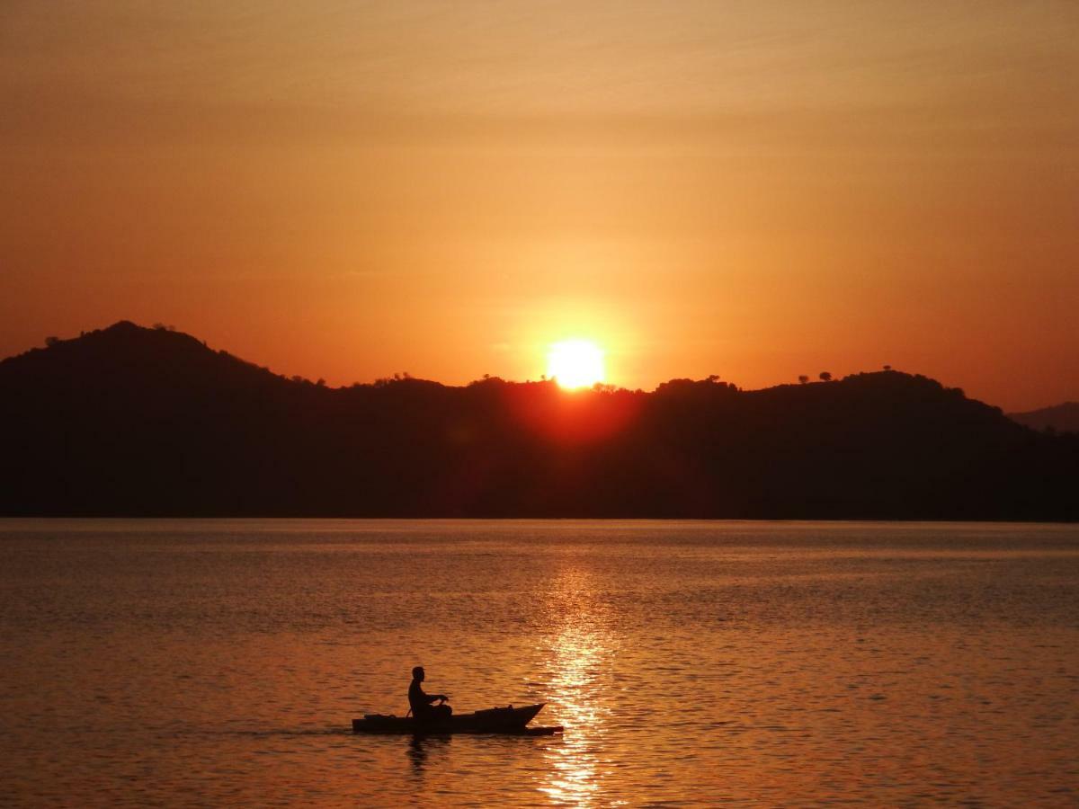 Villa Pemandangan Sekotong Barat Buitenkant foto